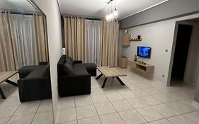 D2 Apartment - Athens Oasis